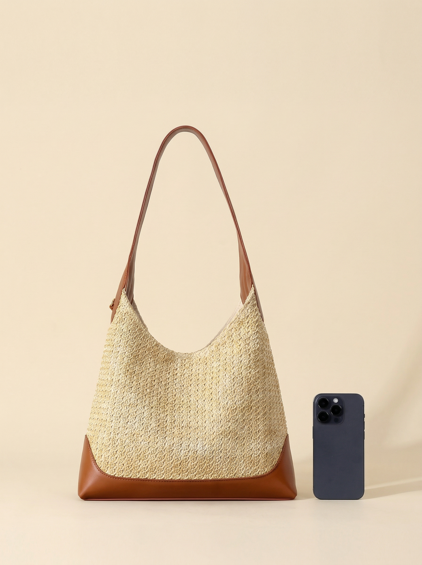 Handgefertigte, gewebte Colorblock-Beuteltasche für mühelosen Küsten-Look