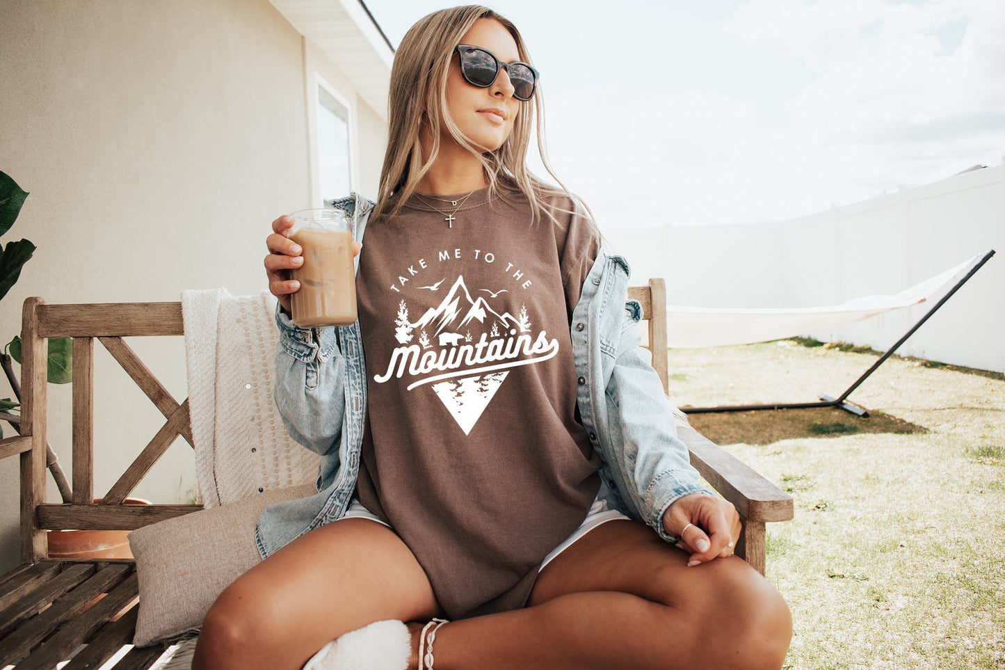 Nimm mich mit in die Berge Camping Wandern Comfort Colors T-Shirt (Dreieck)